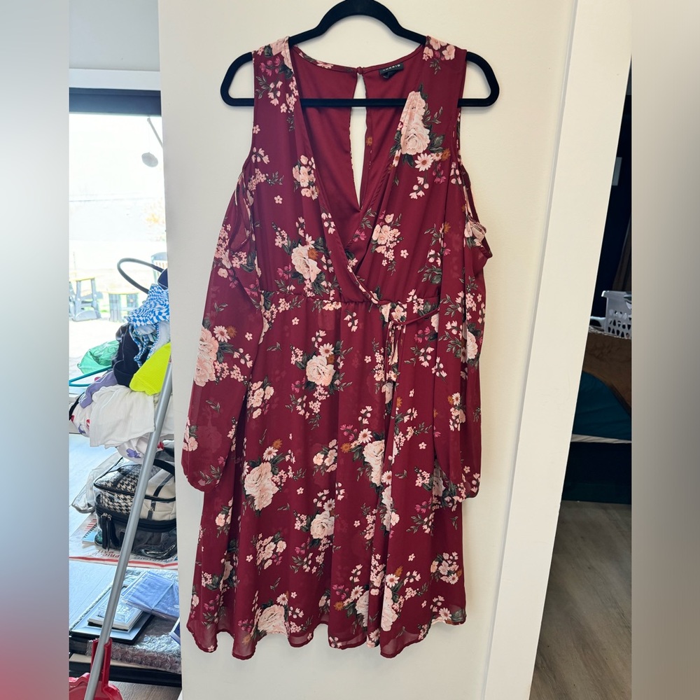 Faux Wrap Cold Shoulder Dress size 2 Torrid